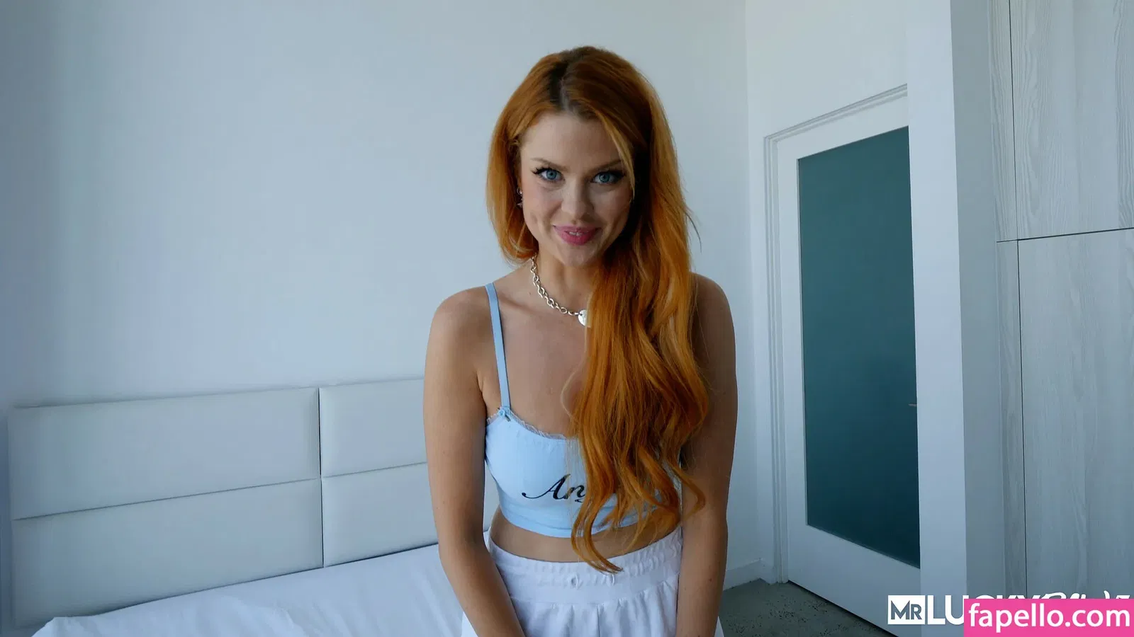 Elly Clutch / PeachGoneWild / ellyclutch Onlyfans Photo Gallery 