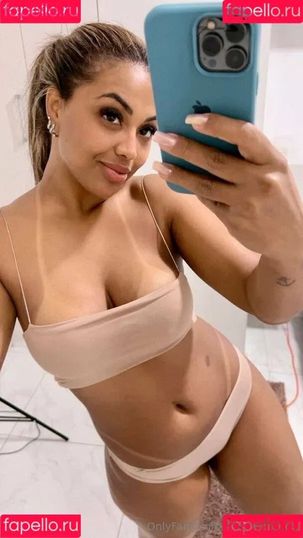 sofiamorenox / sofiemorenox Onlyfans Photo Gallery 