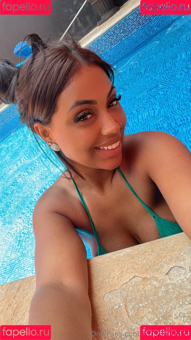 sofiamorenox / sofiemorenox Onlyfans Photo Gallery 