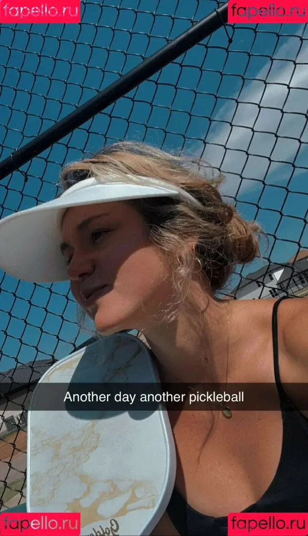 Brec Bassinger / brec_bassinger / brecbassinger Onlyfans Photo Gallery 