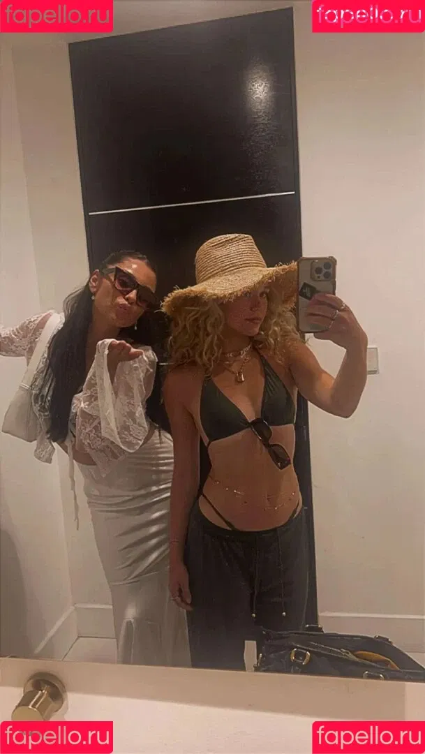 Brec Bassinger / brec_bassinger / brecbassinger Onlyfans Photo Gallery 
