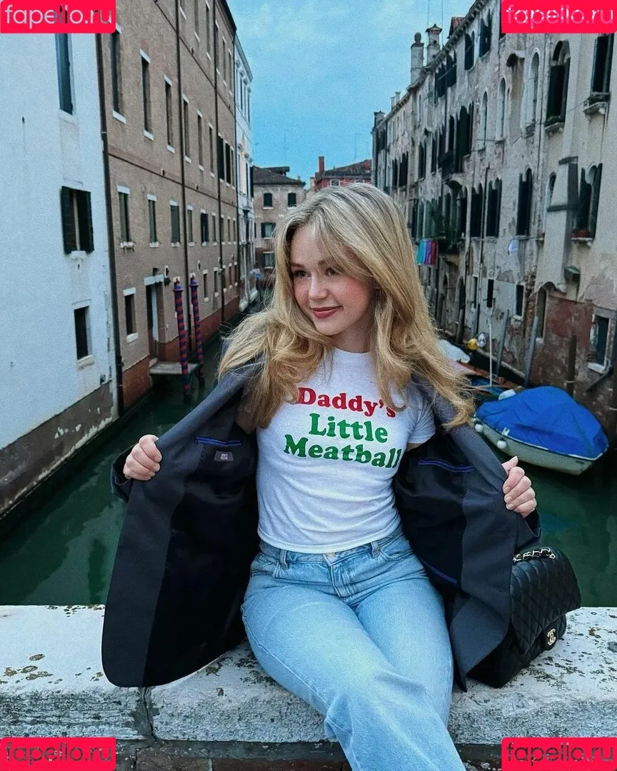 Brec Bassinger / brec_bassinger / brecbassinger Onlyfans Photo Gallery 