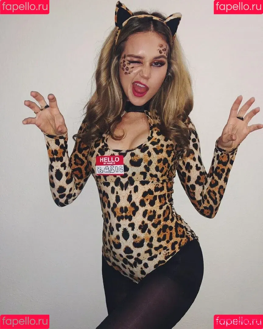 Brec Bassinger / brec_bassinger / brecbassinger Onlyfans Photo Gallery 
