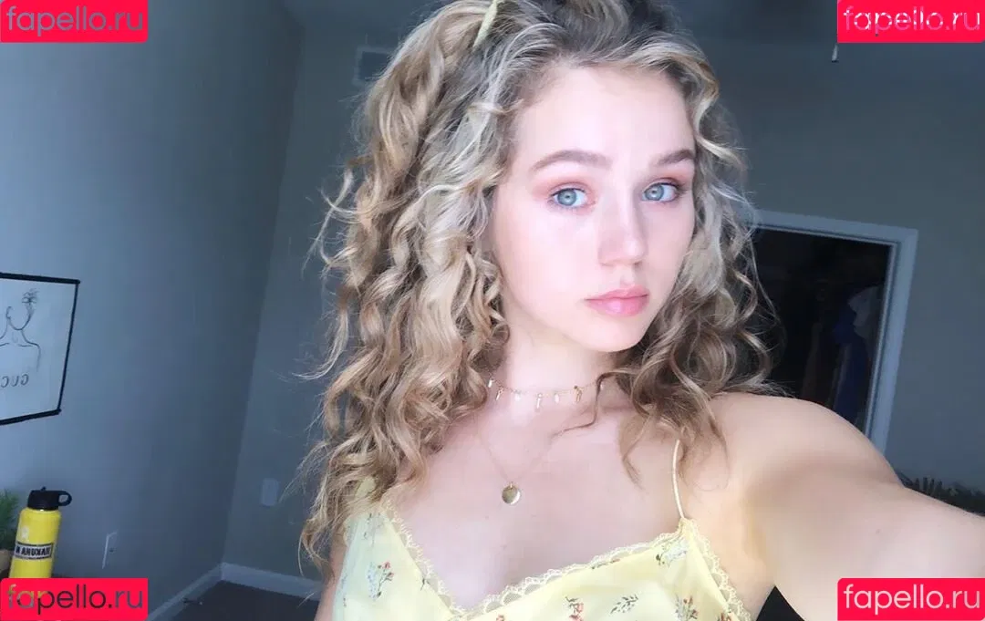 Brec Bassinger / brec_bassinger / brecbassinger Onlyfans Photo Gallery 