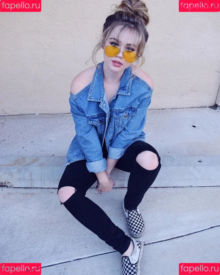 Brec Bassinger / brec_bassinger / brecbassinger Onlyfans Photo Gallery 