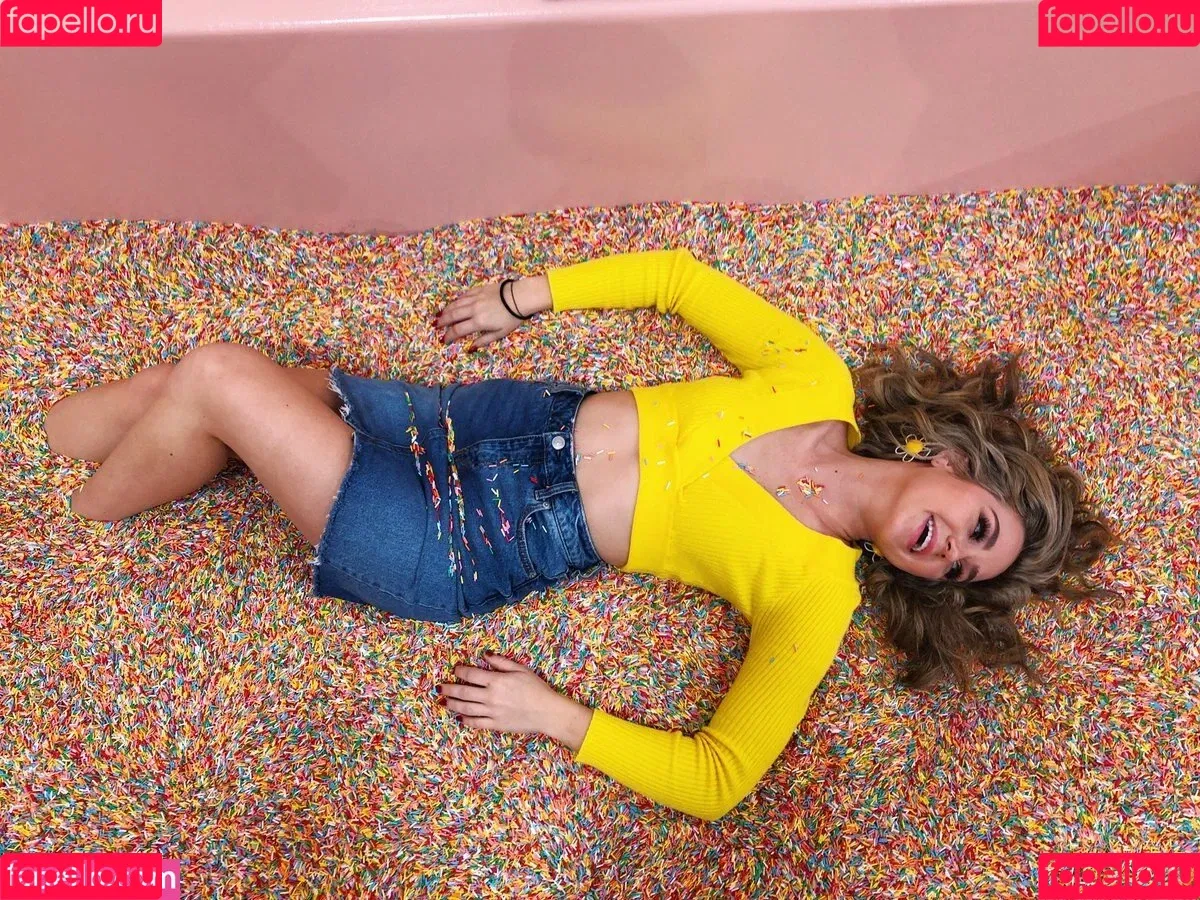 Brec Bassinger / brec_bassinger / brecbassinger Onlyfans Photo Gallery 