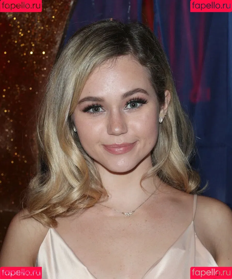 Brec Bassinger / brec_bassinger / brecbassinger Onlyfans Photo Gallery 