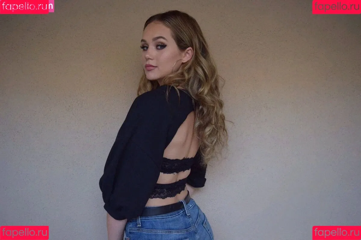 Brec Bassinger / brec_bassinger / brecbassinger Onlyfans Photo Gallery 