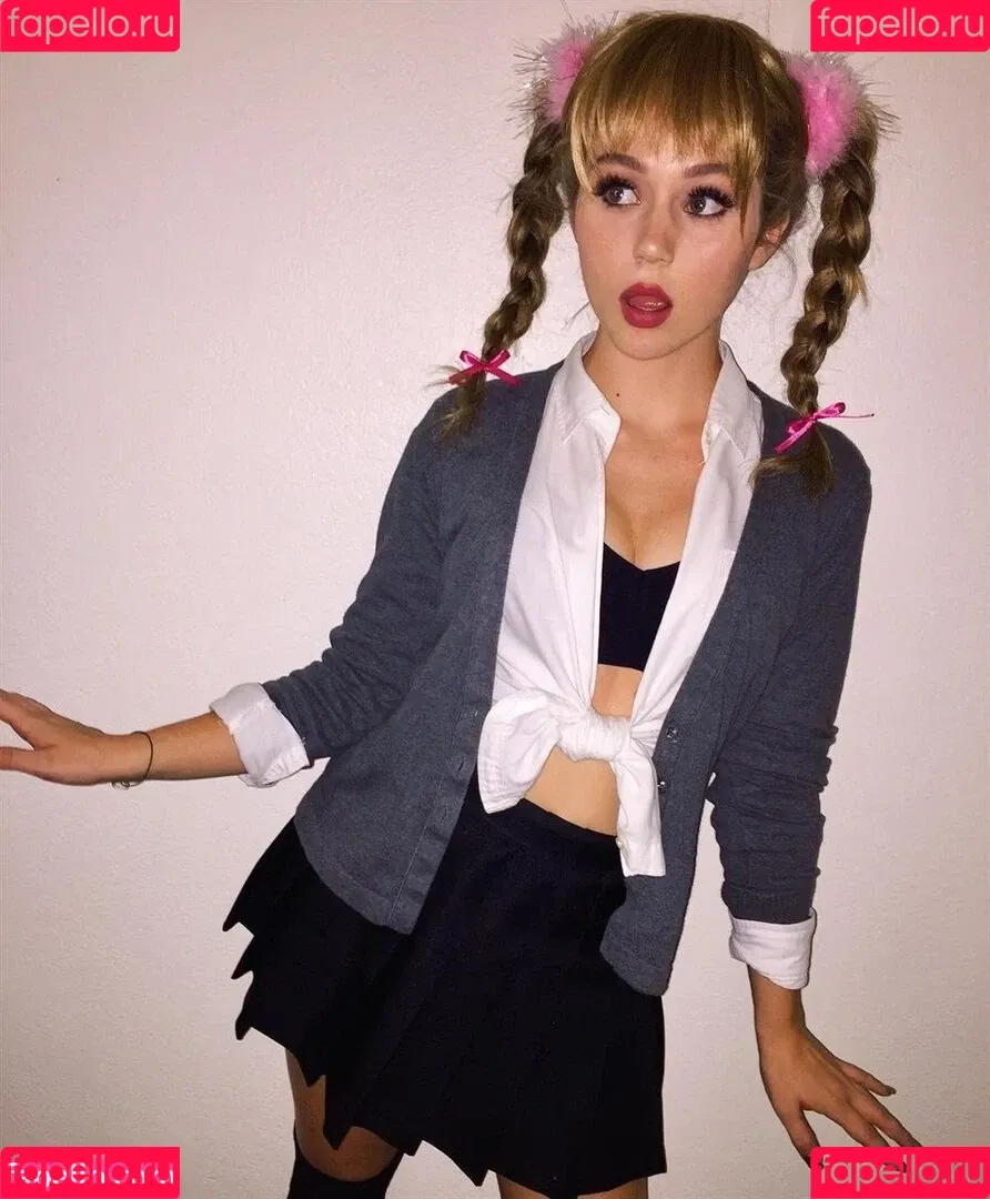 Brec Bassinger / brec_bassinger / brecbassinger Onlyfans Photo Gallery 