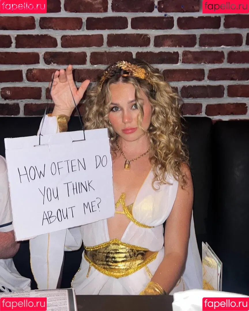 Brec Bassinger / brec_bassinger / brecbassinger Onlyfans Photo Gallery 