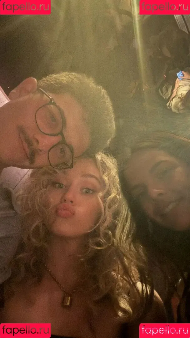 Brec Bassinger / brec_bassinger / brecbassinger Onlyfans Photo Gallery 
