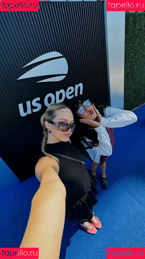 Brec Bassinger / brec_bassinger / brecbassinger Onlyfans Photo Gallery 