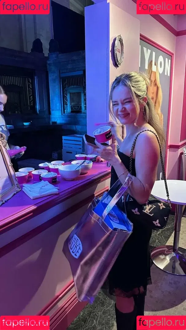 Brec Bassinger / brec_bassinger / brecbassinger Onlyfans Photo Gallery 