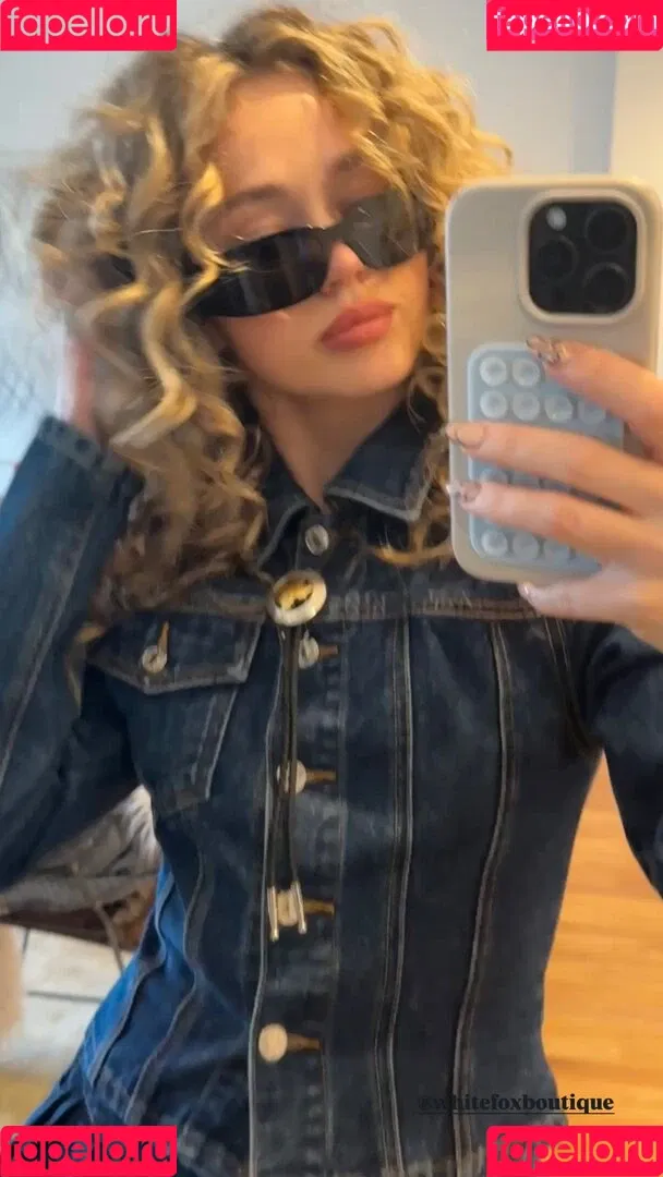 Brec Bassinger / brec_bassinger / brecbassinger Onlyfans Photo Gallery 