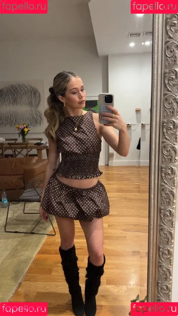 Brec Bassinger / brec_bassinger / brecbassinger Onlyfans Photo Gallery 