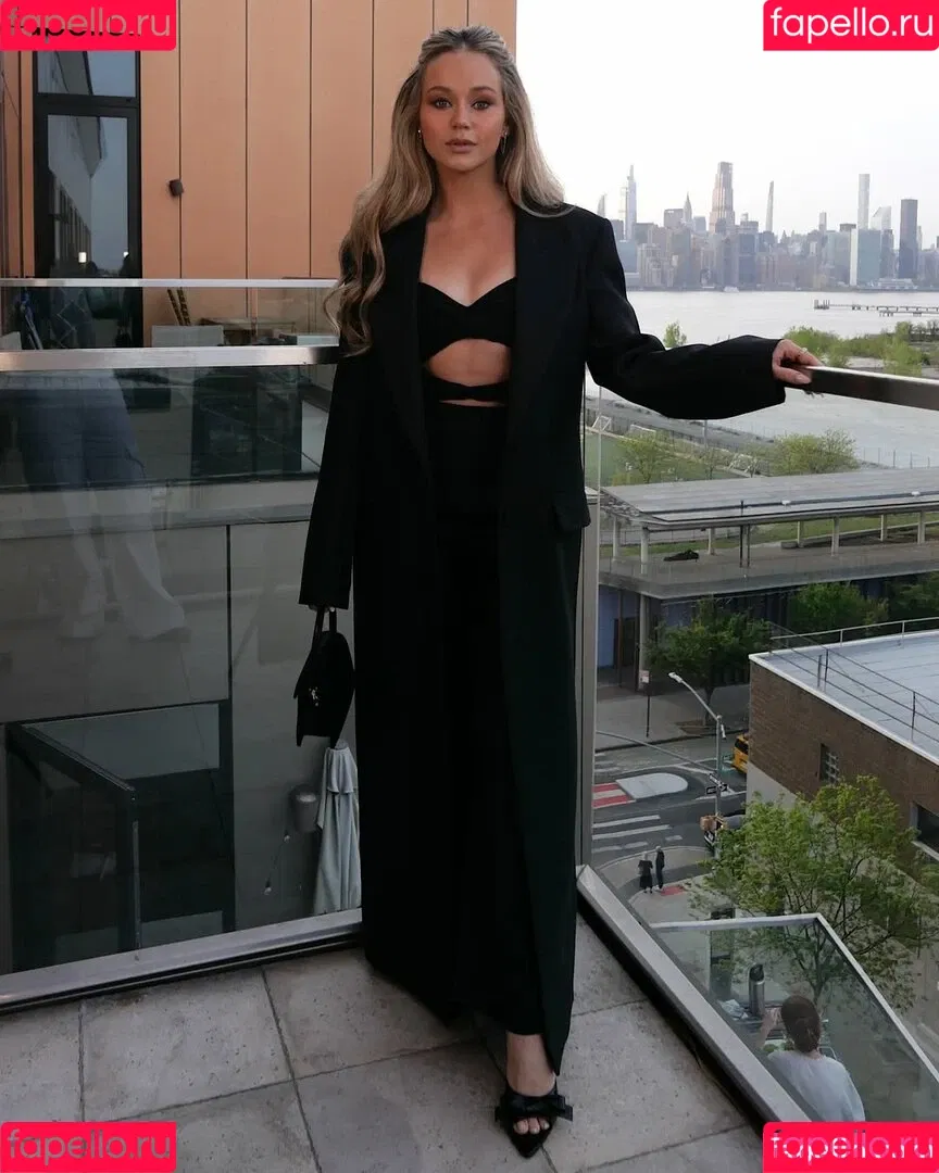 Brec Bassinger / brec_bassinger / brecbassinger Onlyfans Photo Gallery 
