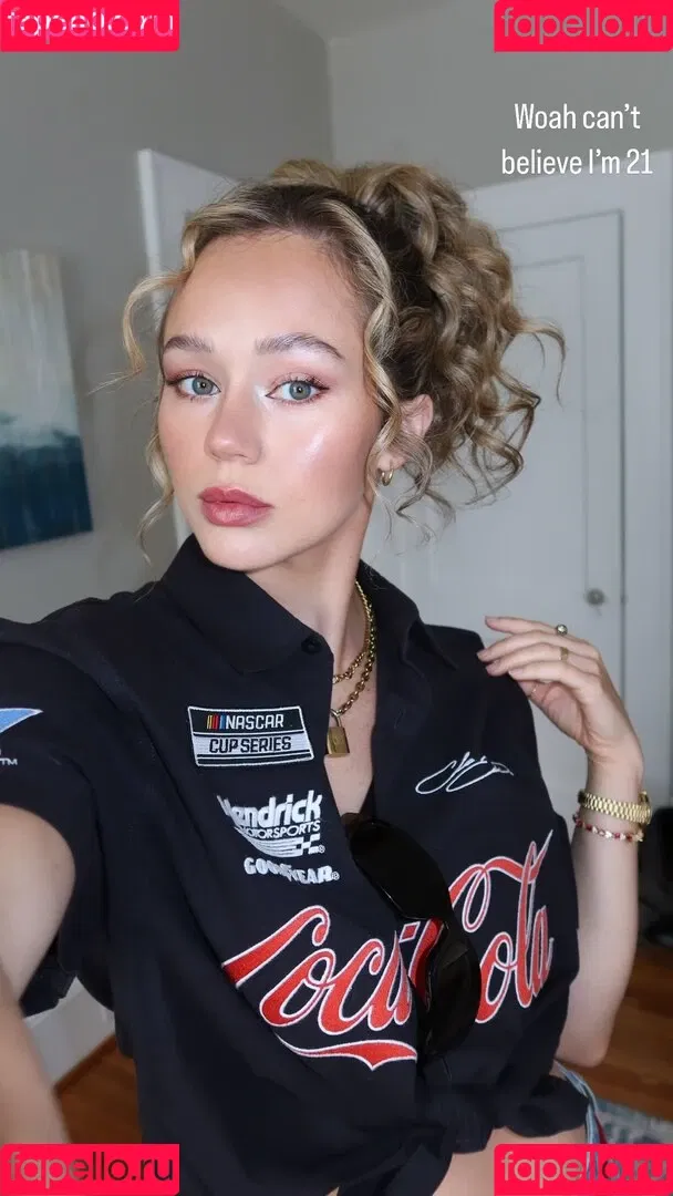 Brec Bassinger / brec_bassinger / brecbassinger Onlyfans Photo Gallery 