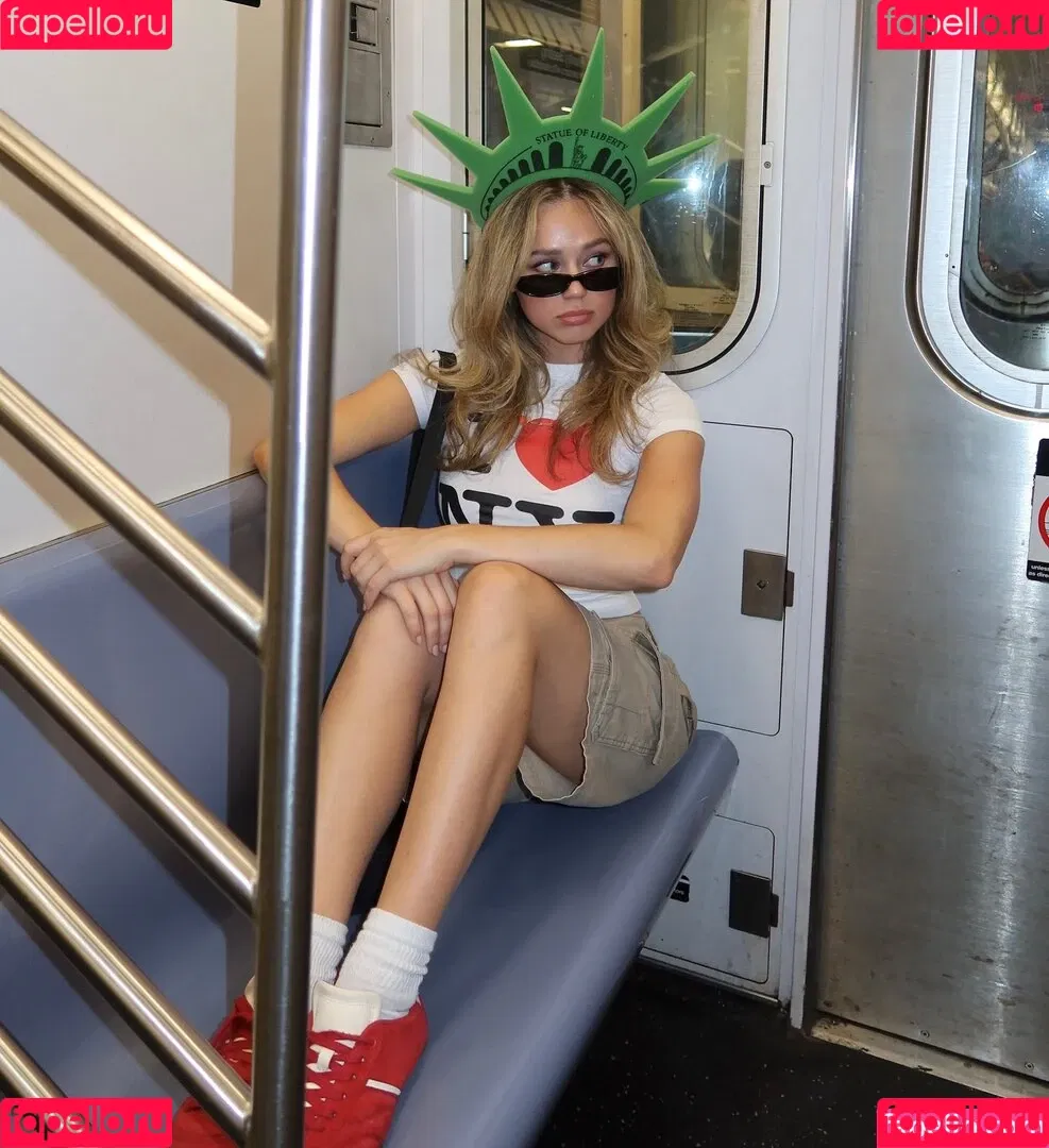 Brec Bassinger / brec_bassinger / brecbassinger Onlyfans Photo Gallery 