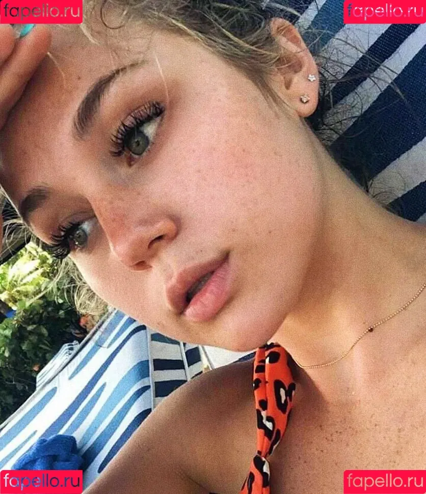 Brec Bassinger / brec_bassinger / brecbassinger Onlyfans Photo Gallery 