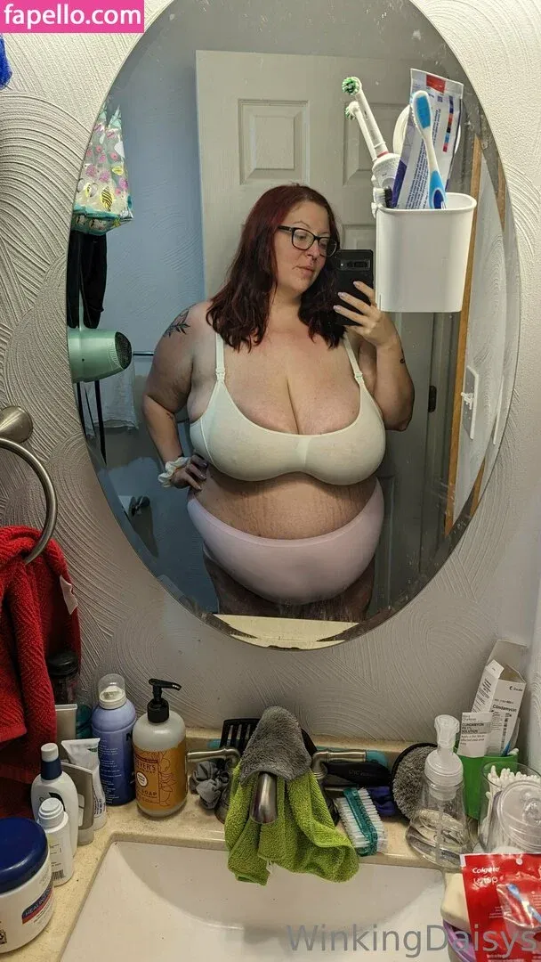 busty mara / winking.daisys / winkingdaisys Onlyfans Photo Gallery 