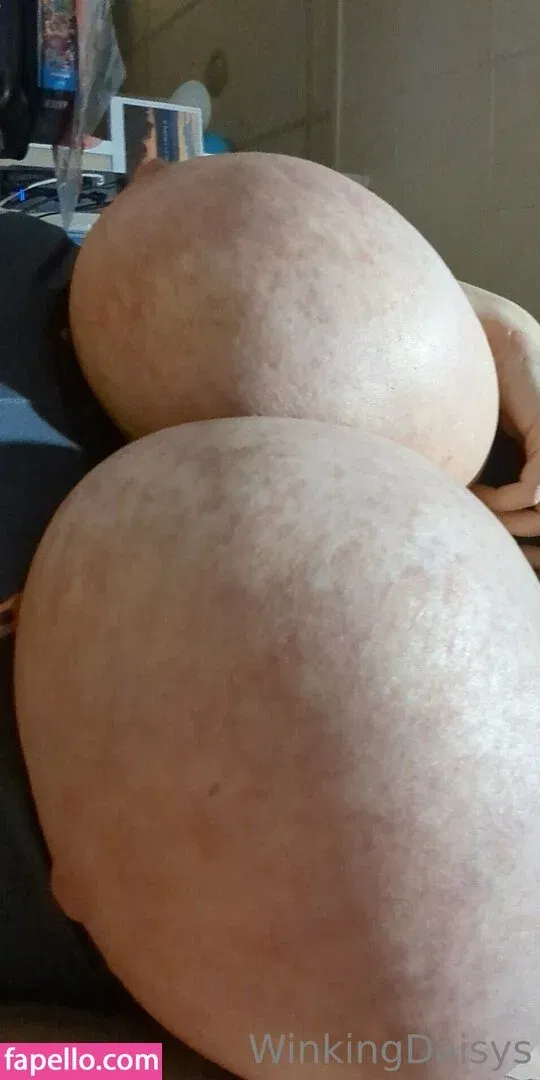 busty mara / winking.daisys / winkingdaisys Onlyfans Photo Gallery 