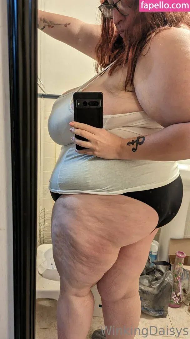 busty mara / winking.daisys / winkingdaisys Onlyfans Photo Gallery 