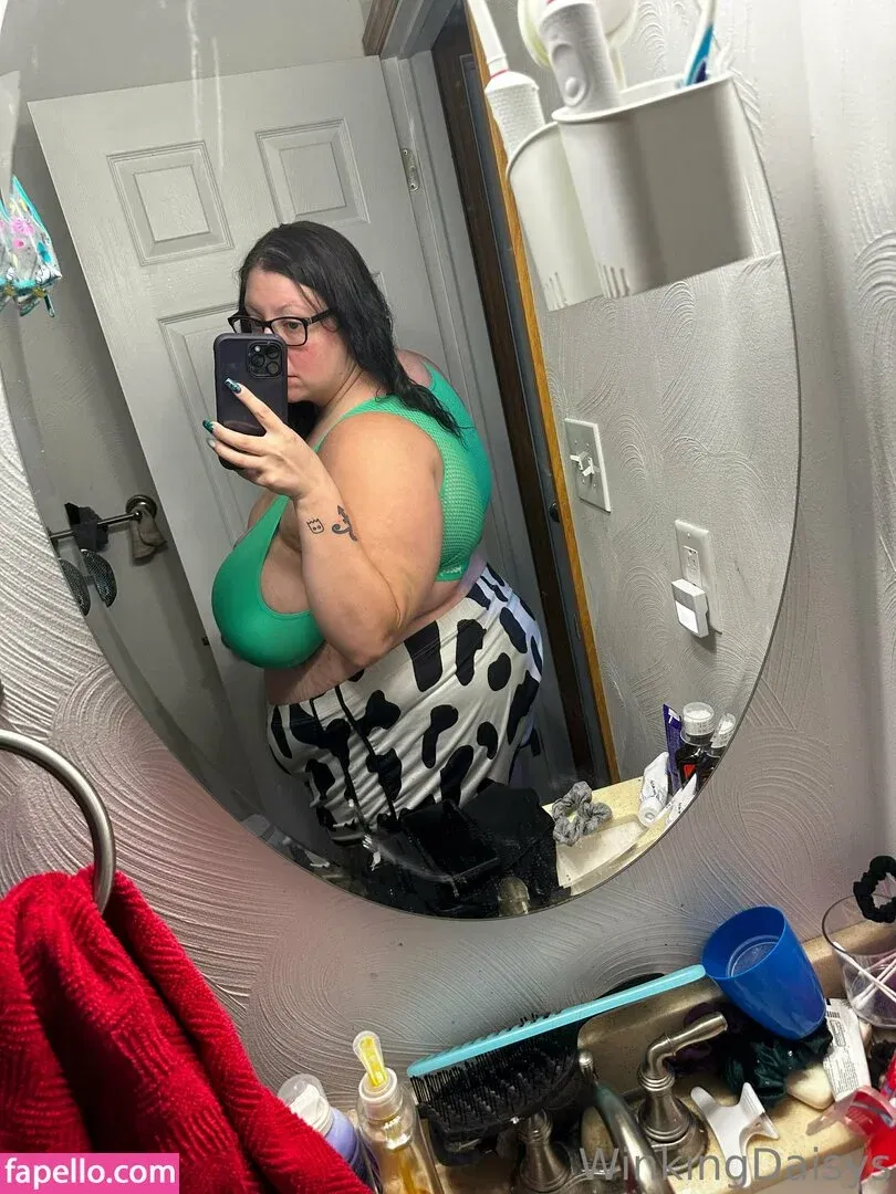 busty mara / winking.daisys / winkingdaisys Onlyfans Photo Gallery 