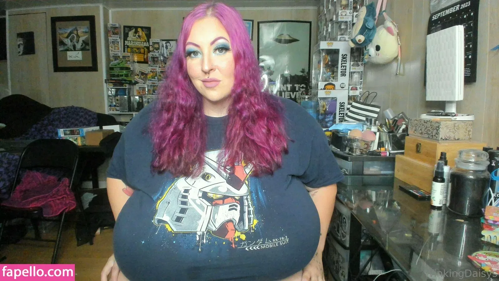 busty mara / winking.daisys / winkingdaisys Onlyfans Photo Gallery 