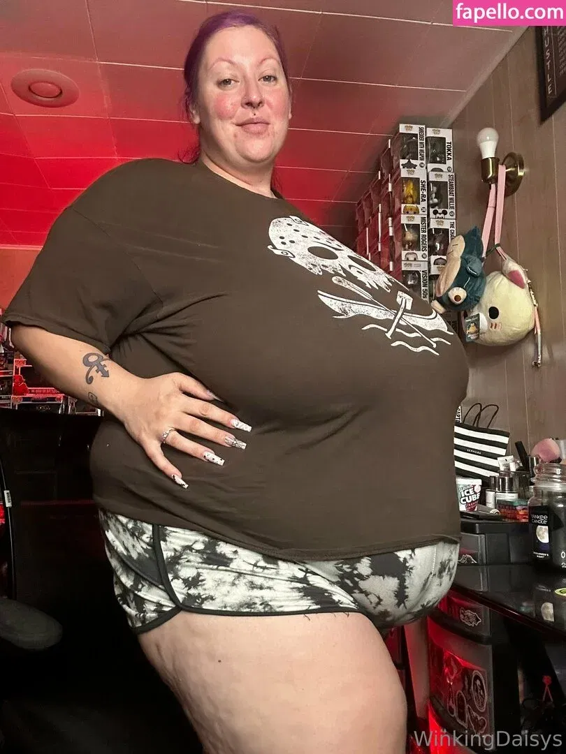 busty mara / winking.daisys / winkingdaisys Onlyfans Photo Gallery 