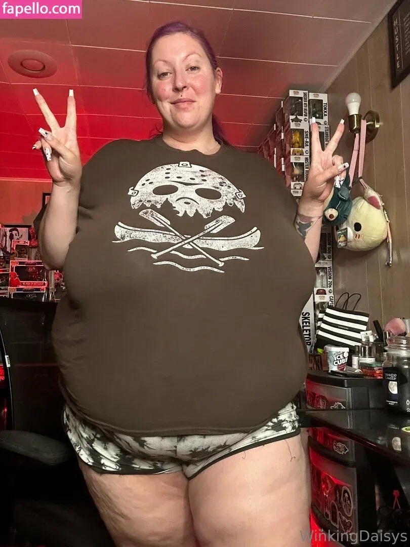 busty mara / winking.daisys / winkingdaisys Onlyfans Photo Gallery 