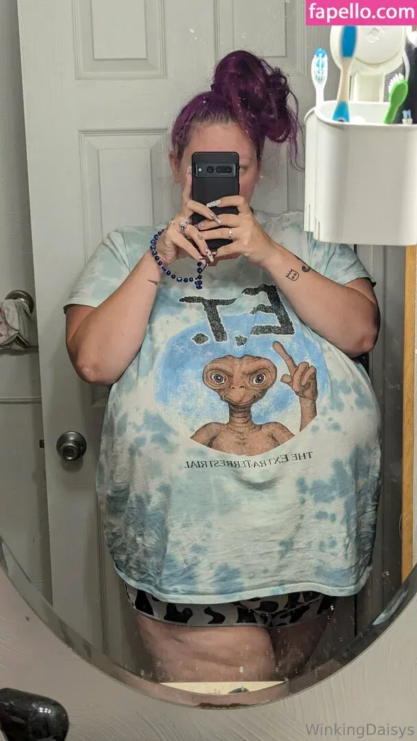 busty mara / winking.daisys / winkingdaisys Onlyfans Photo Gallery 