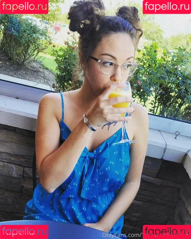 Kara Capri / https: / karacaprivip / thekaracapri Onlyfans Photo Gallery 