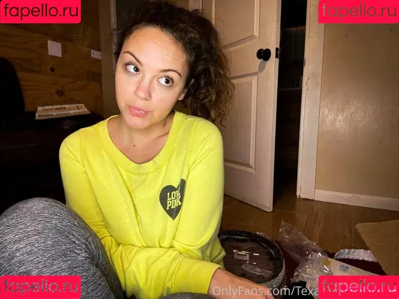 Kara Capri / https: / karacaprivip / thekaracapri Onlyfans Photo Gallery 