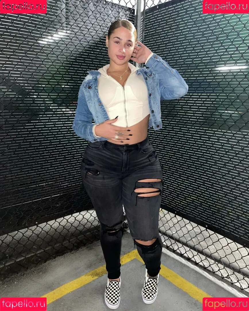 janaegirard / janaevic Onlyfans Photo Gallery 