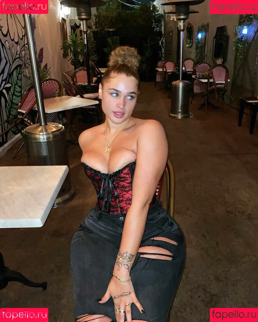 janaegirard / janaevic Onlyfans Photo Gallery 