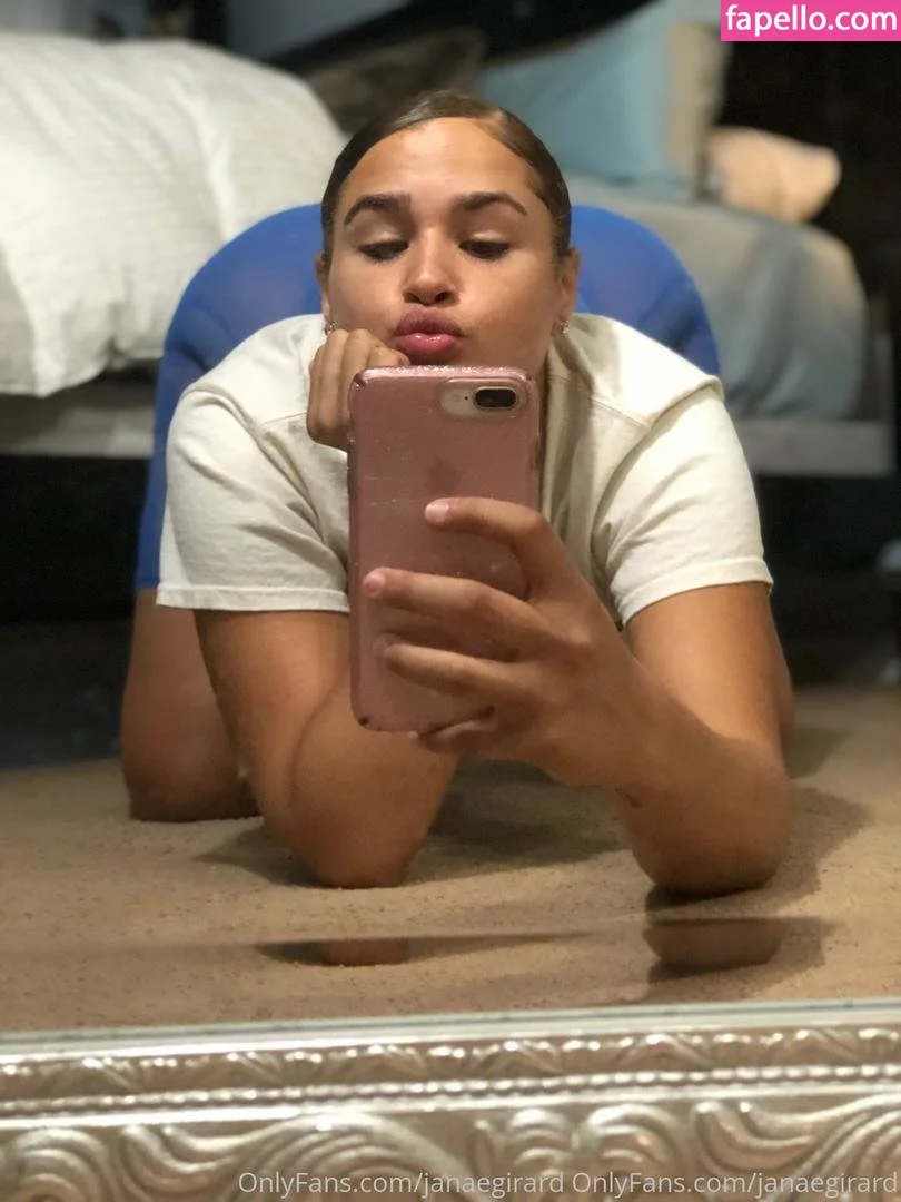 janaegirard / janaevic Onlyfans Photo Gallery 