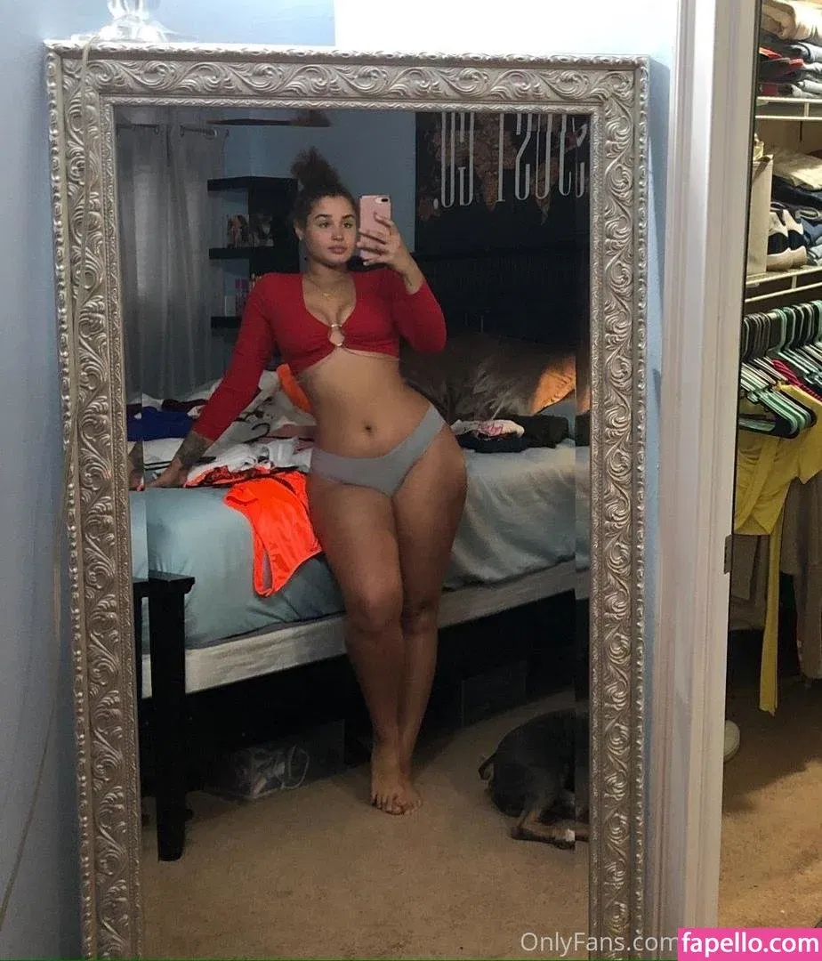 janaegirard / janaevic Onlyfans Photo Gallery 