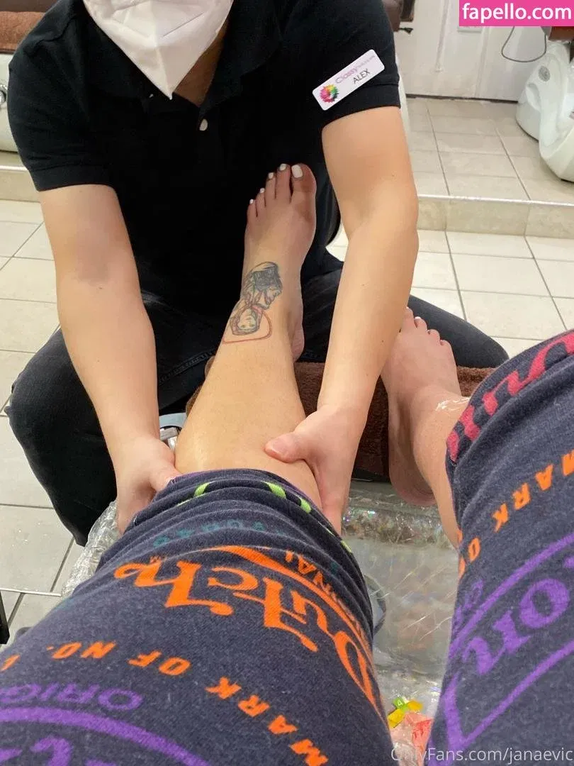 janaegirard / janaevic Onlyfans Photo Gallery 