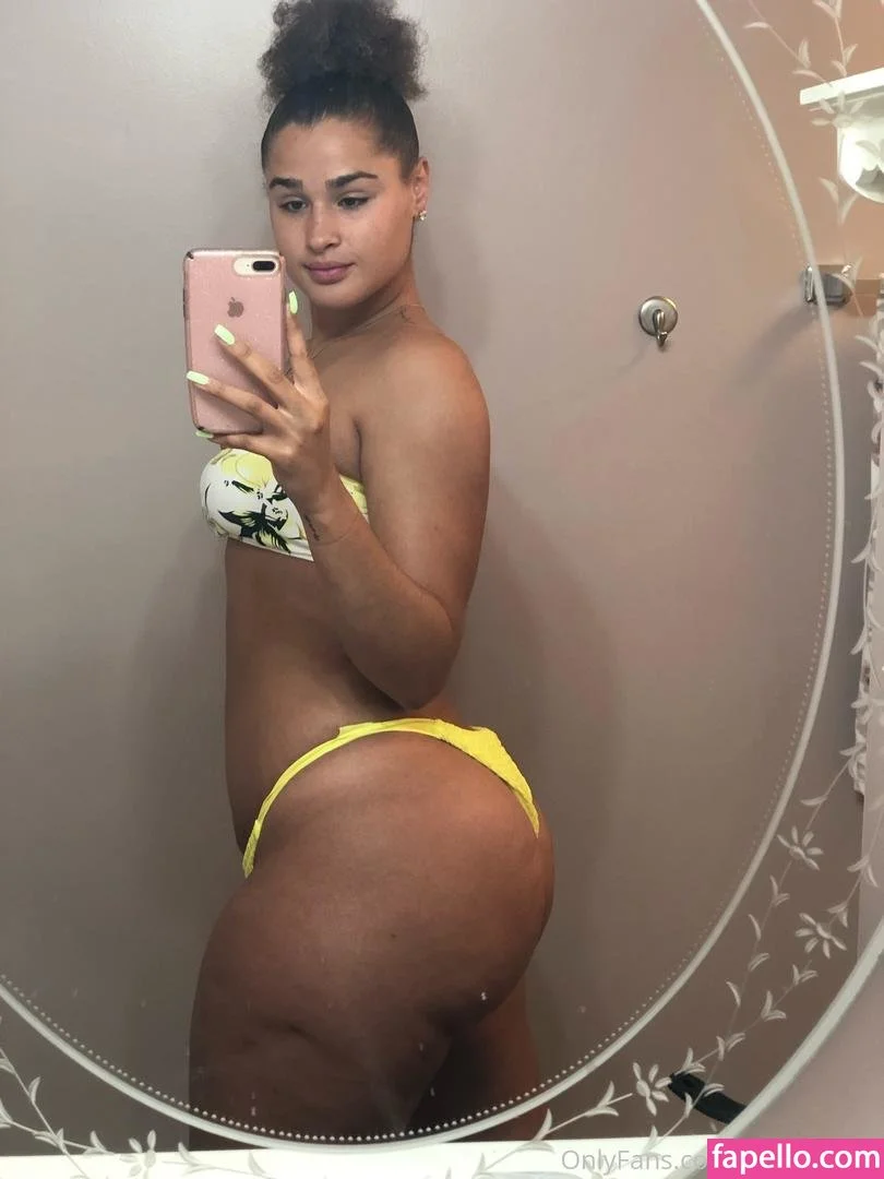 janaegirard / janaevic Onlyfans Photo Gallery 