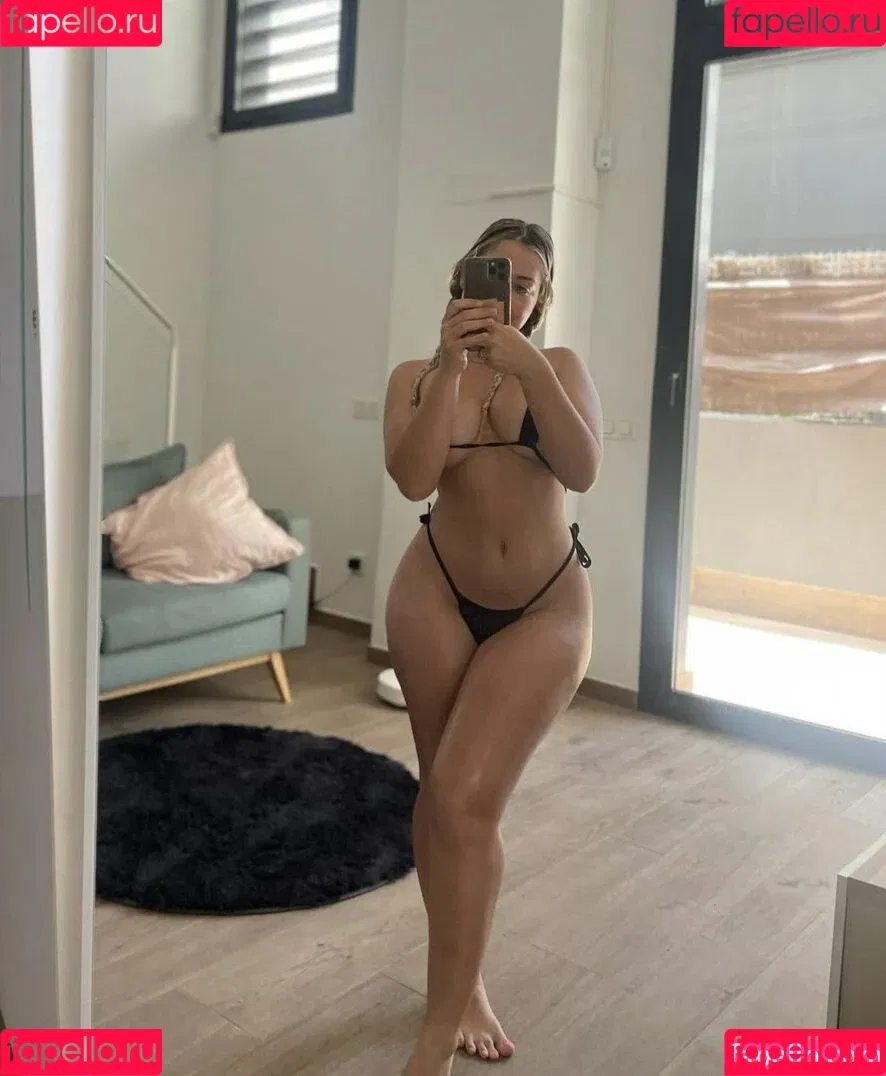 Paola Skye / paola celeb / paolacelebtv / paolaskye025 Onlyfans Photo Gallery 