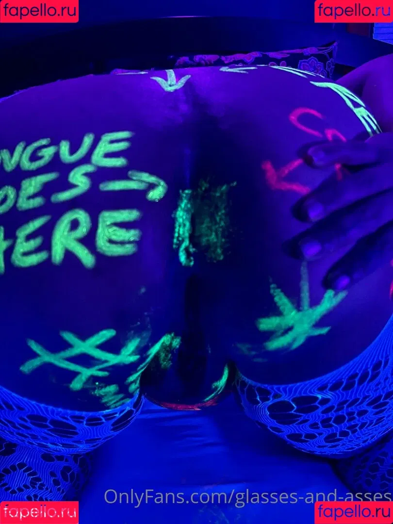 glasses-and-asses / glassesandasses Onlyfans Photo Gallery 