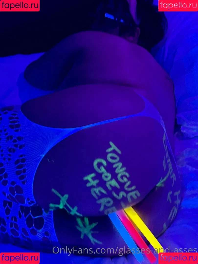glasses-and-asses / glassesandasses Onlyfans Photo Gallery 