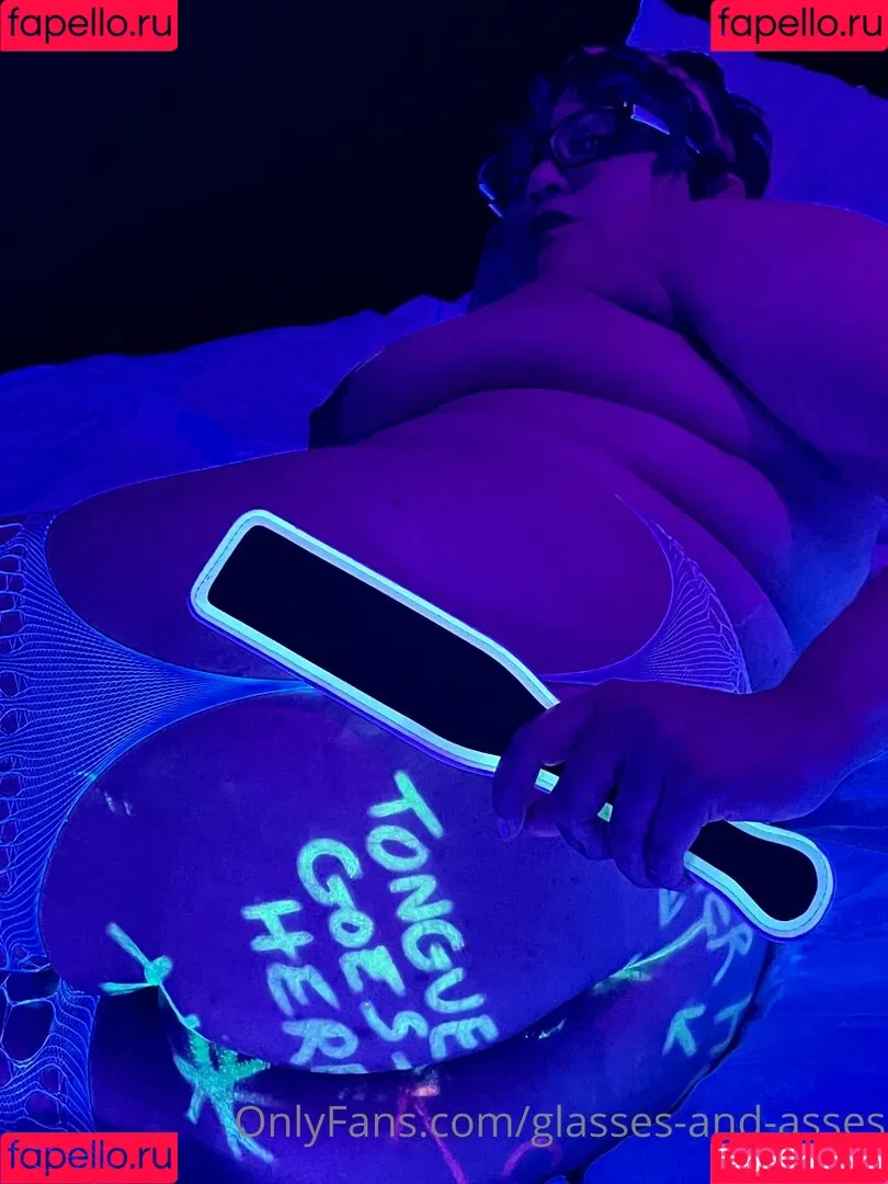 glasses-and-asses / glassesandasses Onlyfans Photo Gallery 