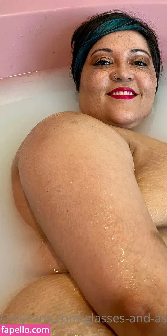 glasses-and-asses / glassesandasses Onlyfans Photo Gallery 