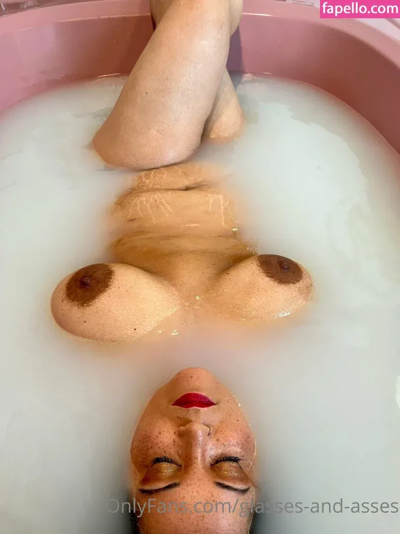 glasses-and-asses / glassesandasses Onlyfans Photo Gallery 