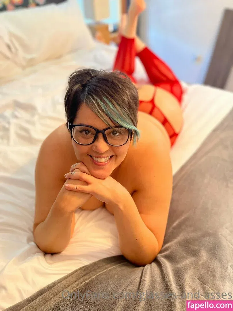 glasses-and-asses / glassesandasses Onlyfans Photo Gallery 