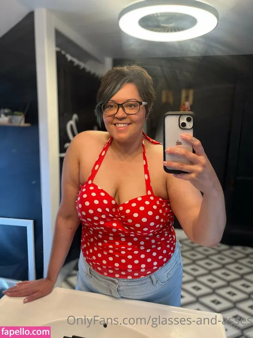 glasses-and-asses / glassesandasses Onlyfans Photo Gallery 