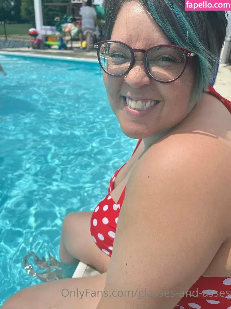 glasses-and-asses / glassesandasses Onlyfans Photo Gallery 