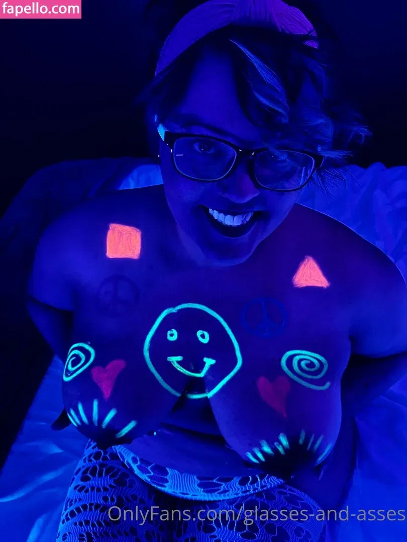 glasses-and-asses / glassesandasses Onlyfans Photo Gallery 