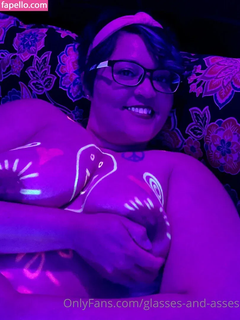 glasses-and-asses / glassesandasses Onlyfans Photo Gallery 